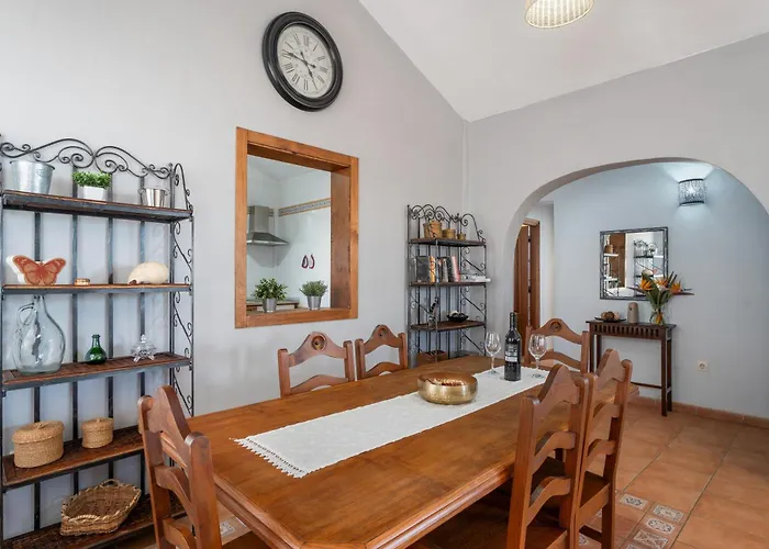 Semesterbostad Maria *